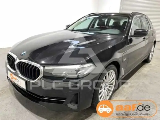 2022 BMW 530