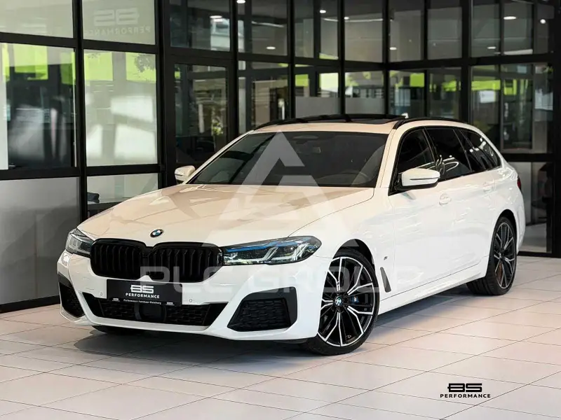2022 BMW 530