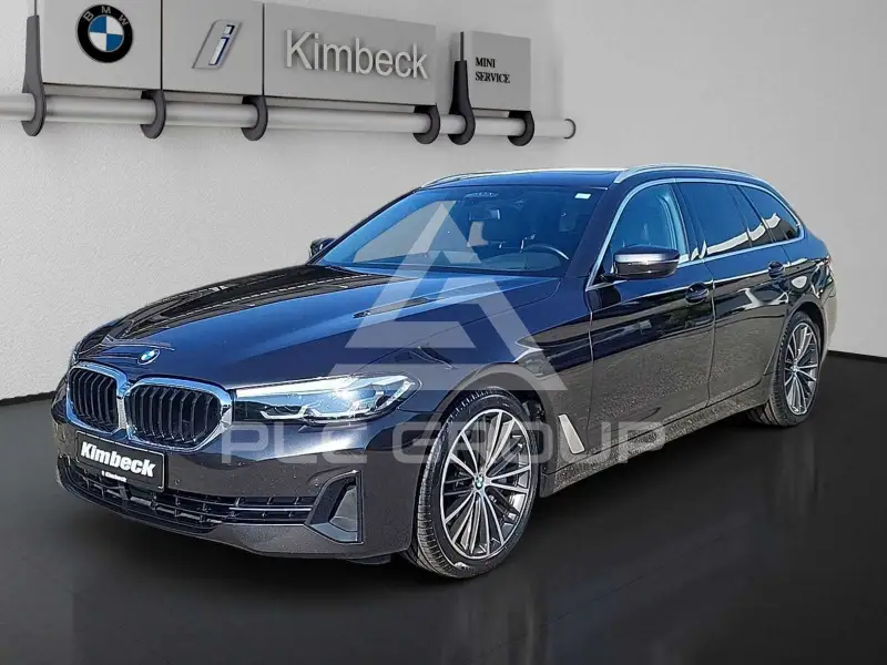 2022 BMW 530