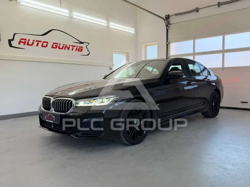 2022 BMW 530