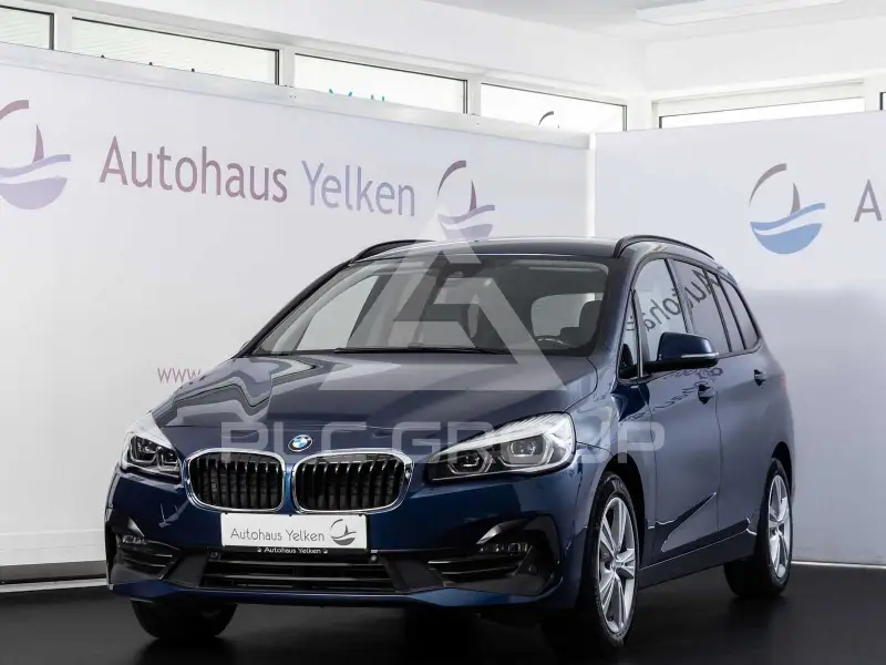 2022 BMW 218