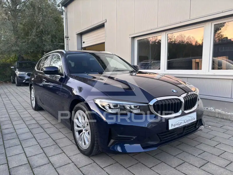 2022 BMW 320