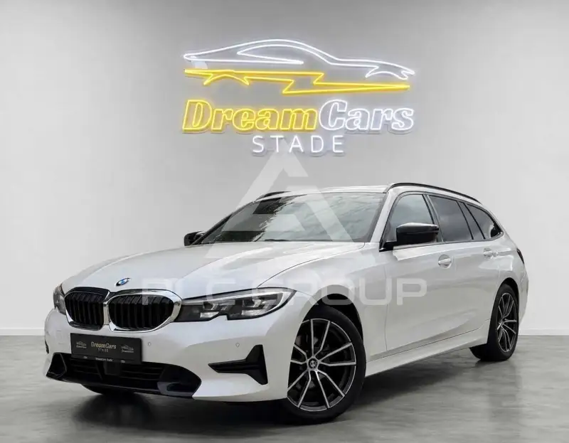 2022 BMW 320