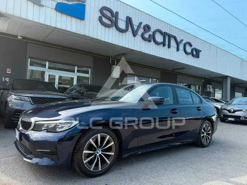 2022 BMW 320