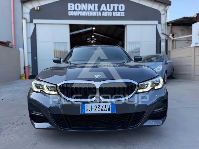 2022 BMW 320
