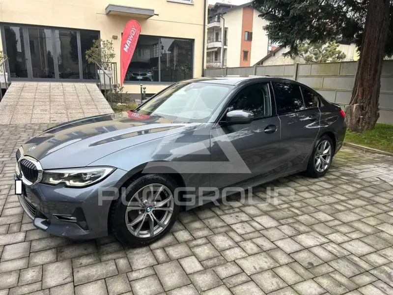 2022 BMW 320