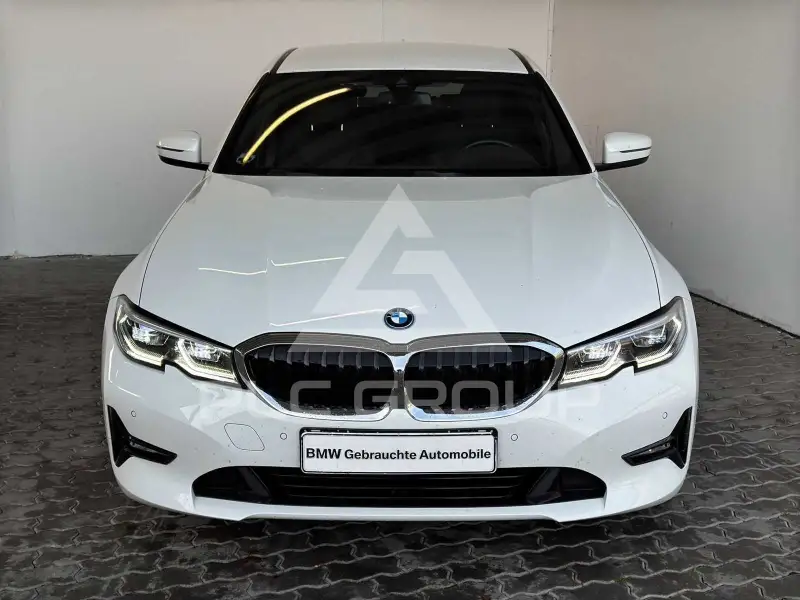 2022 BMW 320
