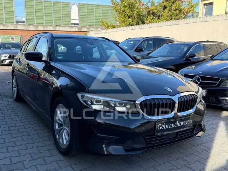 2022 BMW 320
