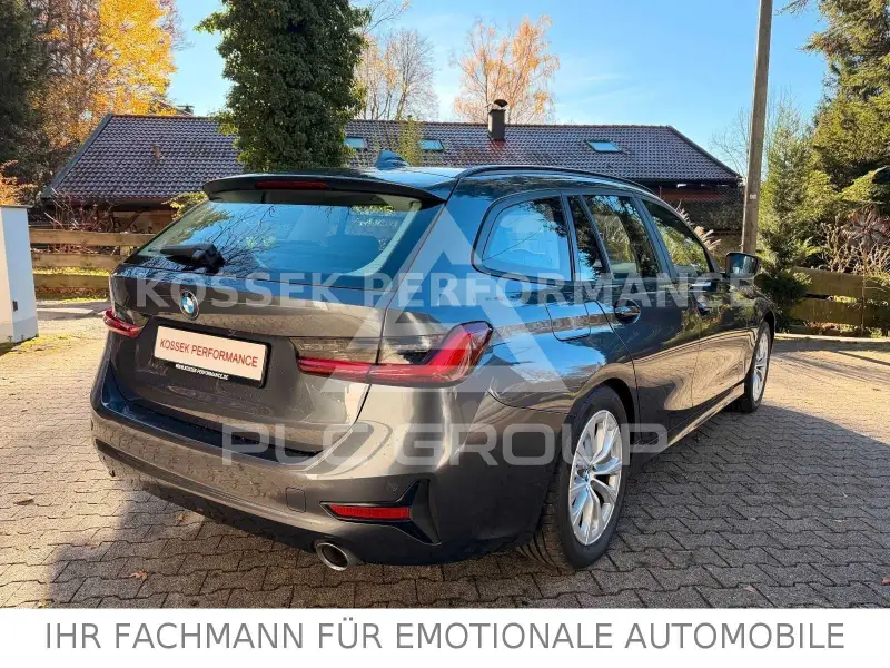 2022 BMW 320