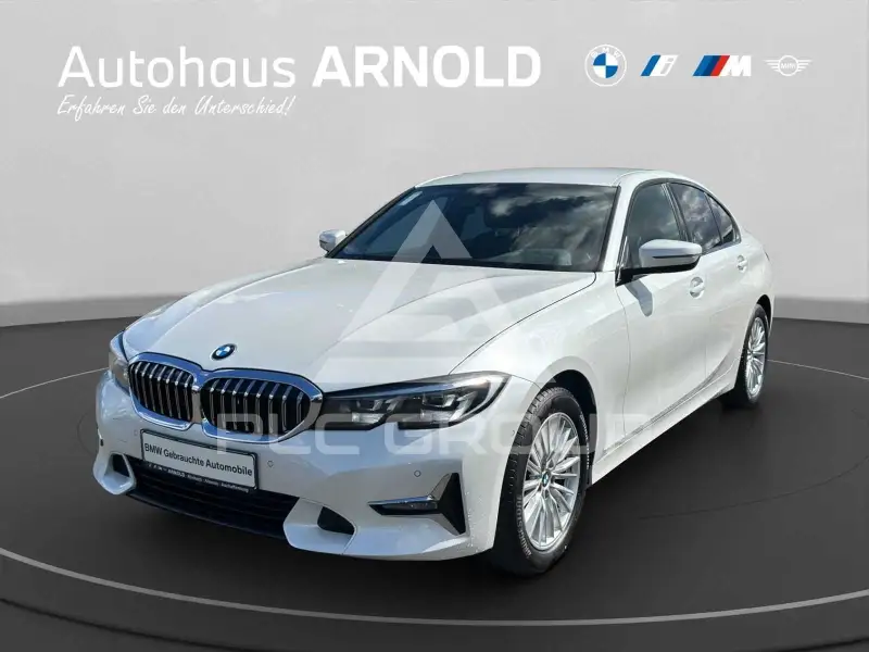 2022 BMW 320