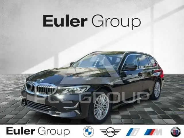 2022 BMW 320