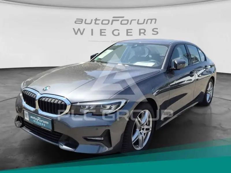 2022 BMW 320
