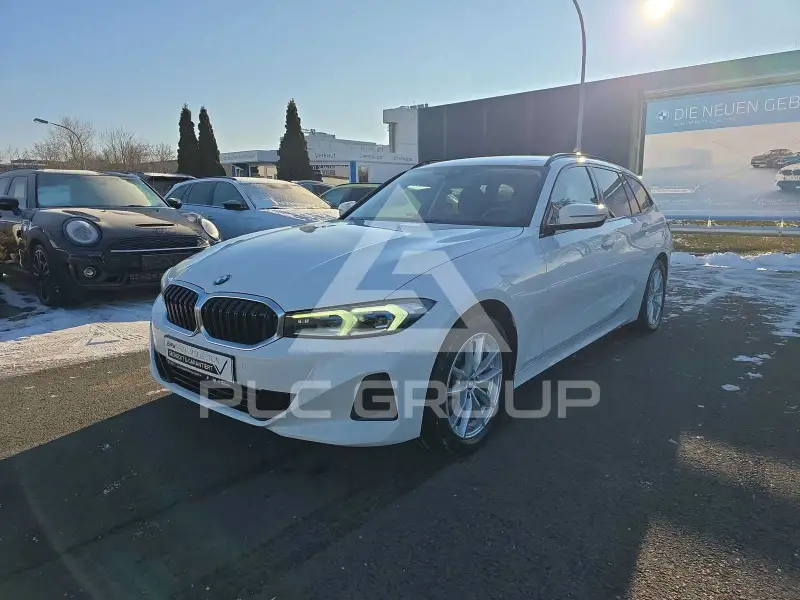 2022 BMW 320