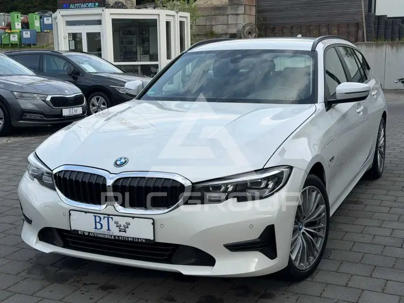 2022 BMW 320