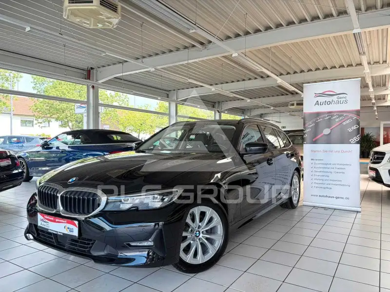 2022 BMW 320