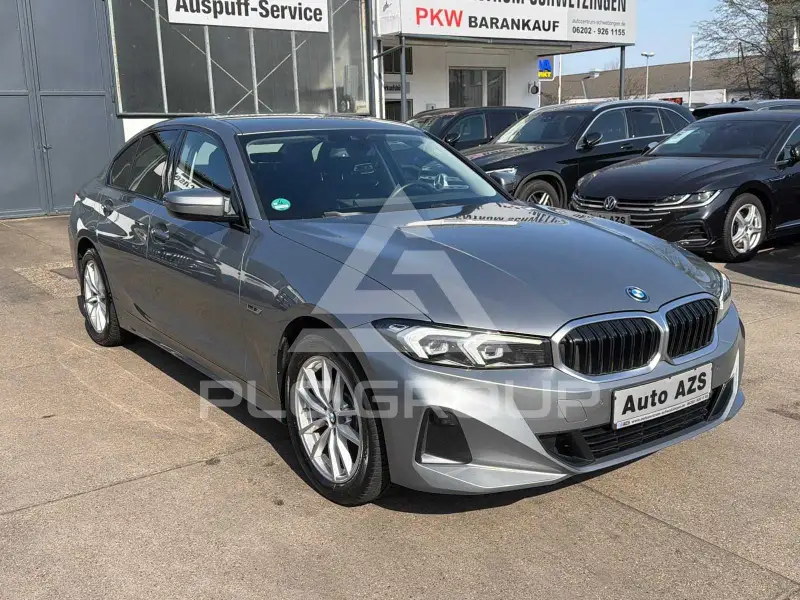 2022 BMW 320