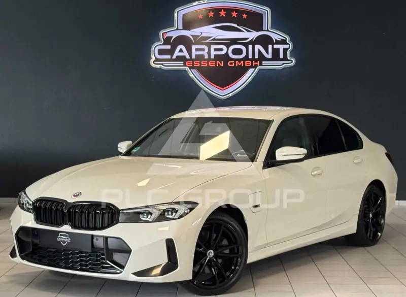 2022 BMW 320