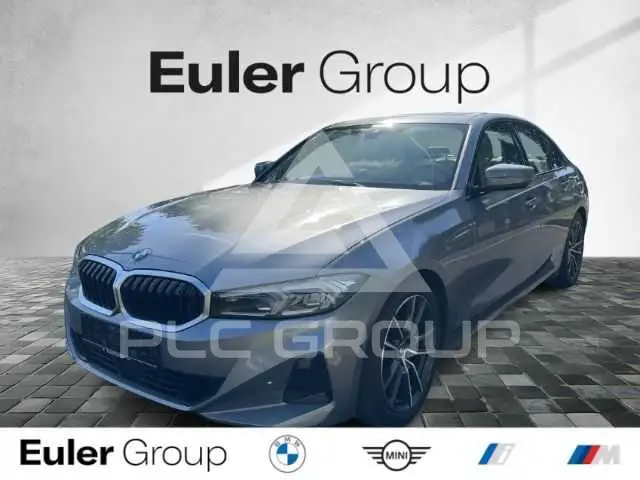 2022 BMW 320