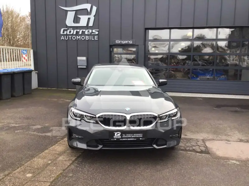 2022 BMW 320