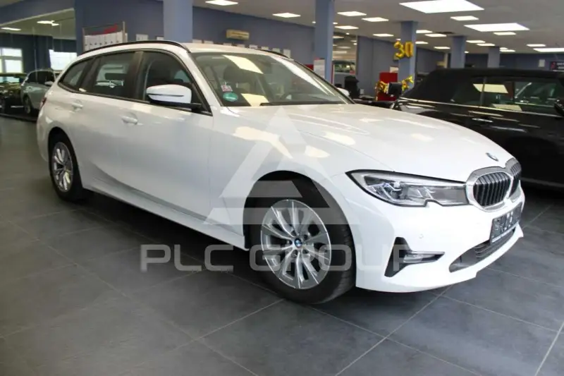 2022 BMW 320