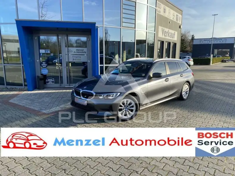 2022 BMW 320