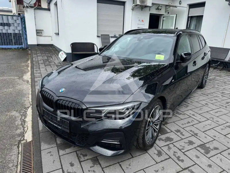 2022 BMW 320