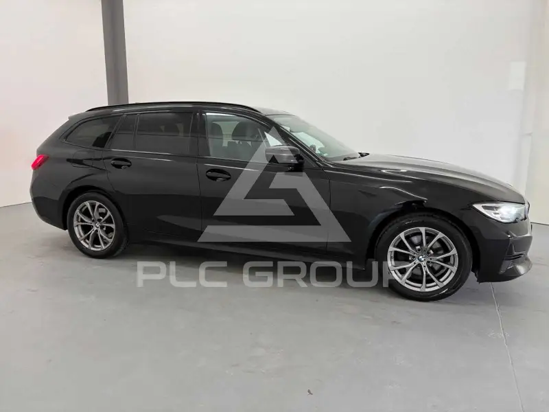 2022 BMW 320