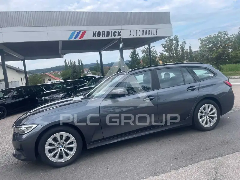 2022 BMW 320