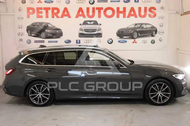 2022 BMW 320