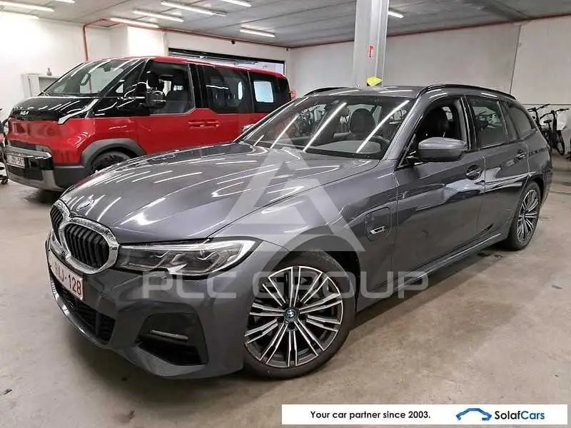 2022 BMW 320