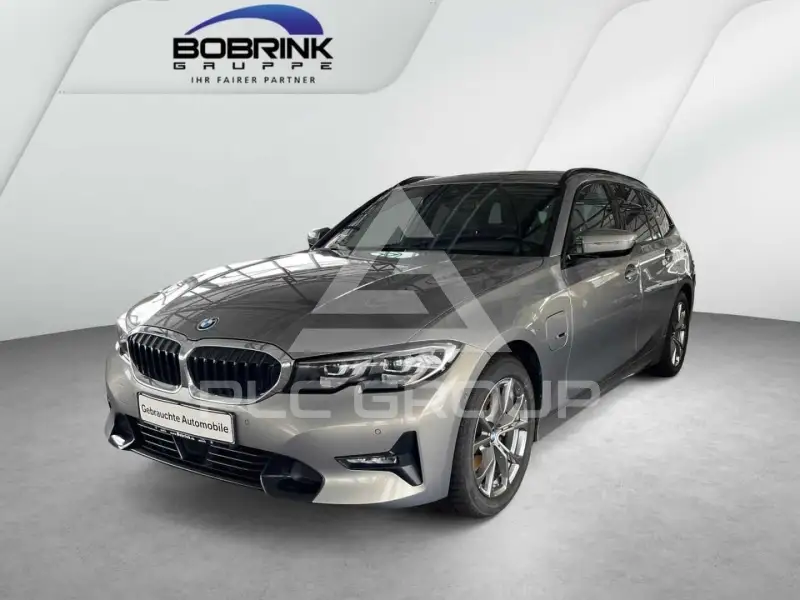 2022 BMW 320