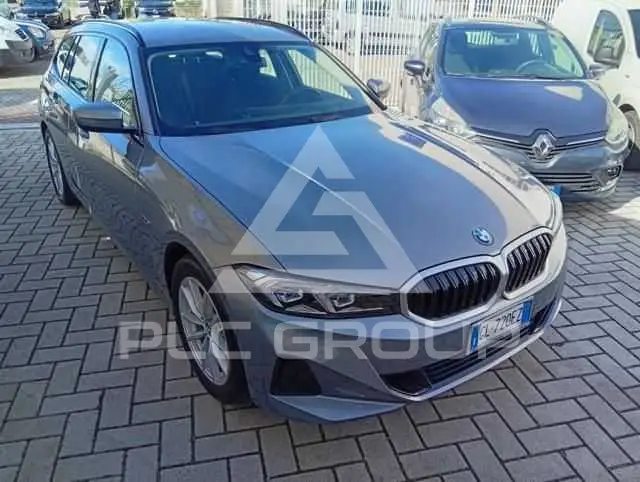 2022 BMW 320