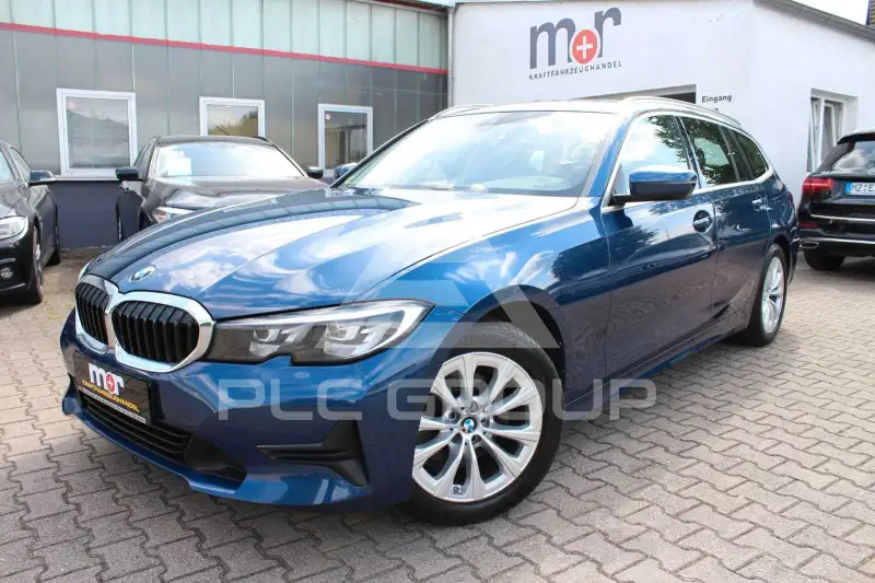 2022 BMW 320