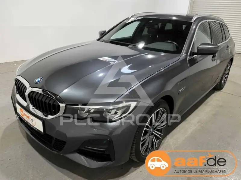 2022 BMW 320