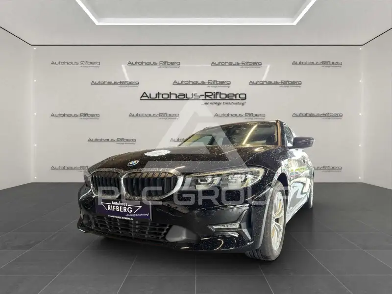 2022 BMW 320