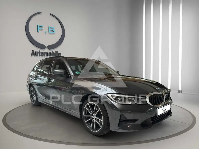 2022 BMW 320