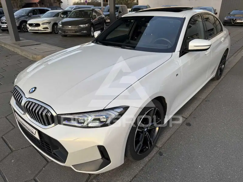 2022 BMW 320