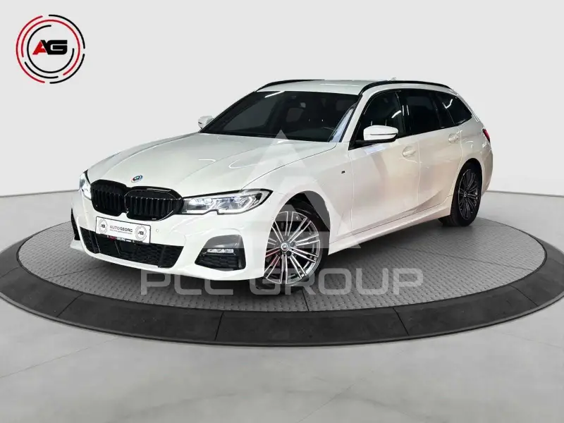 2022 BMW 320