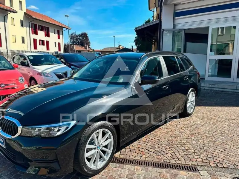 2022 BMW 320