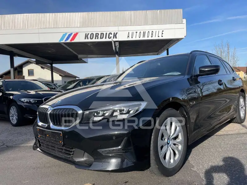 2022 BMW 320