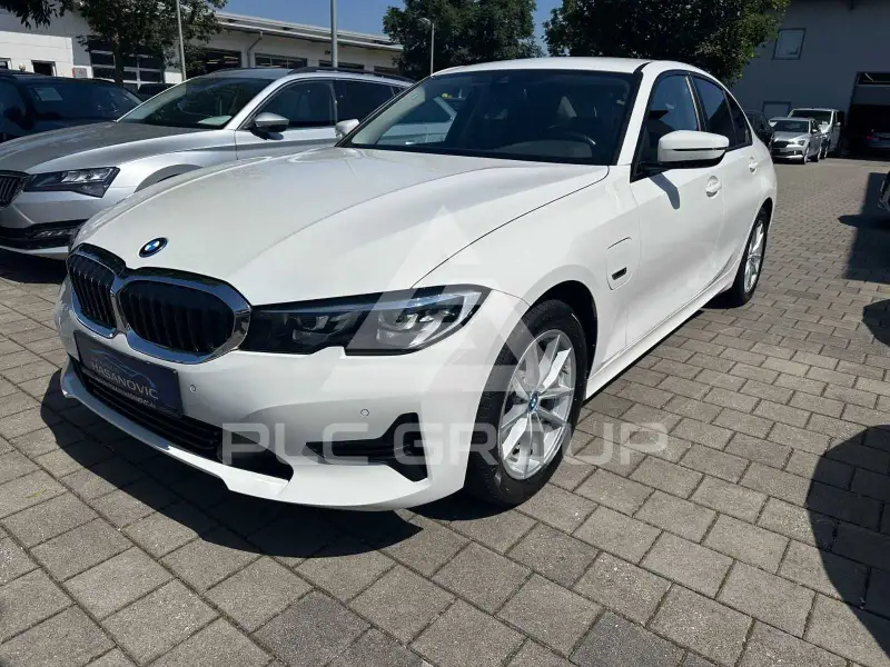 2022 BMW 320