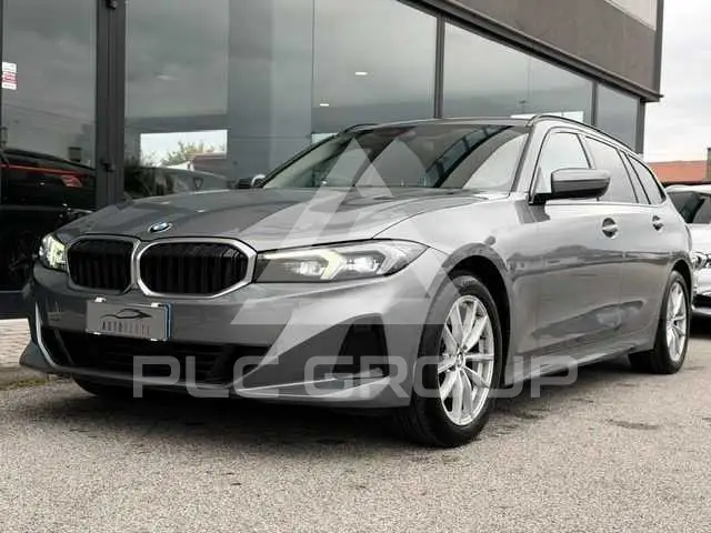 2022 BMW 320