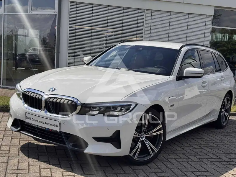 2022 BMW 320