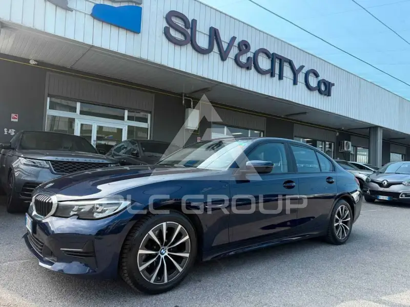 2022 BMW 320