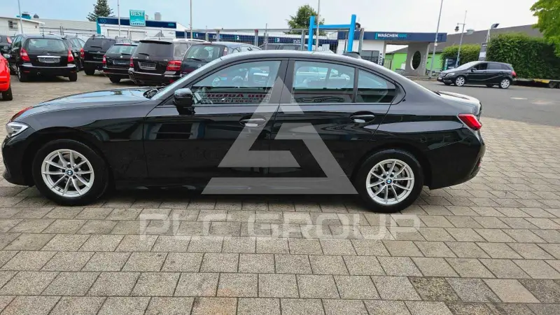 2022 BMW 320