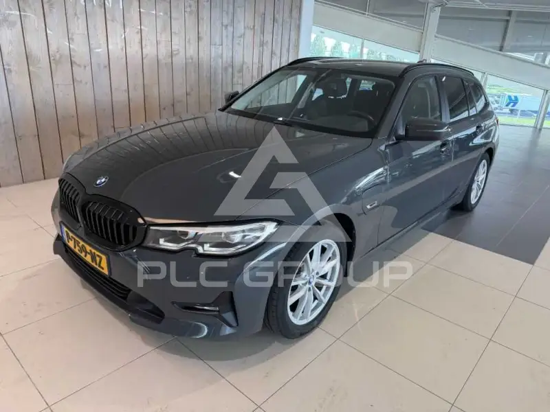 2022 BMW 320