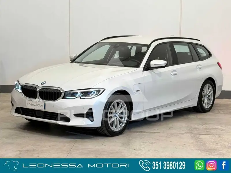 2022 BMW 320