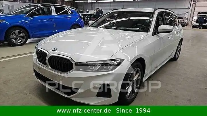 2022 BMW 320