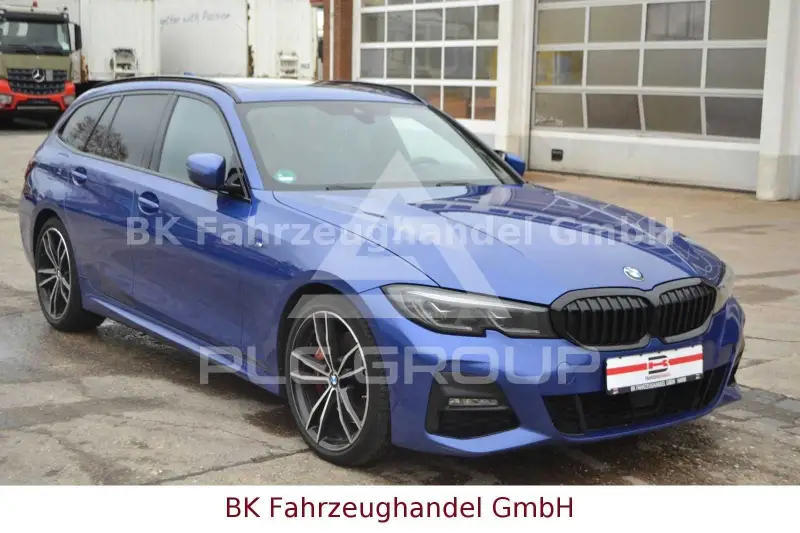 2022 BMW 320