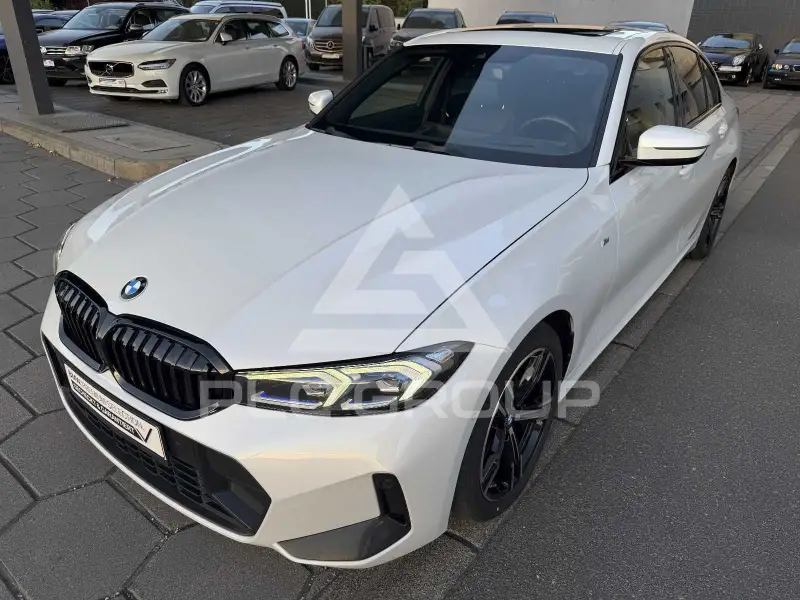 2022 BMW 320